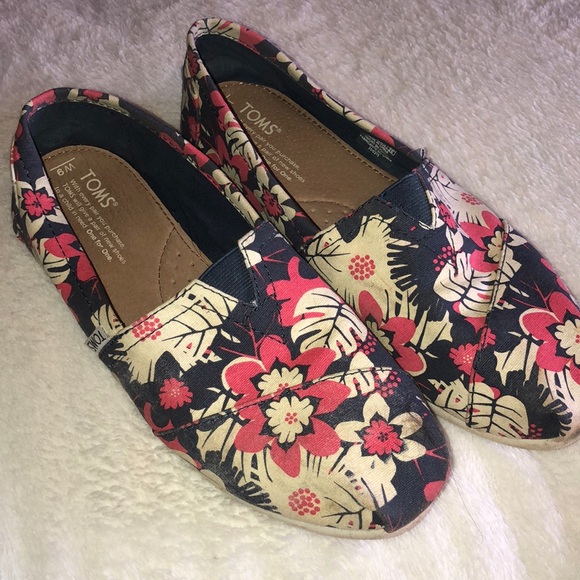 Toms Shoes - Floral Print Toms